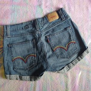 Levi's Curvy 528 Shorts Rainbow Stitch pockets